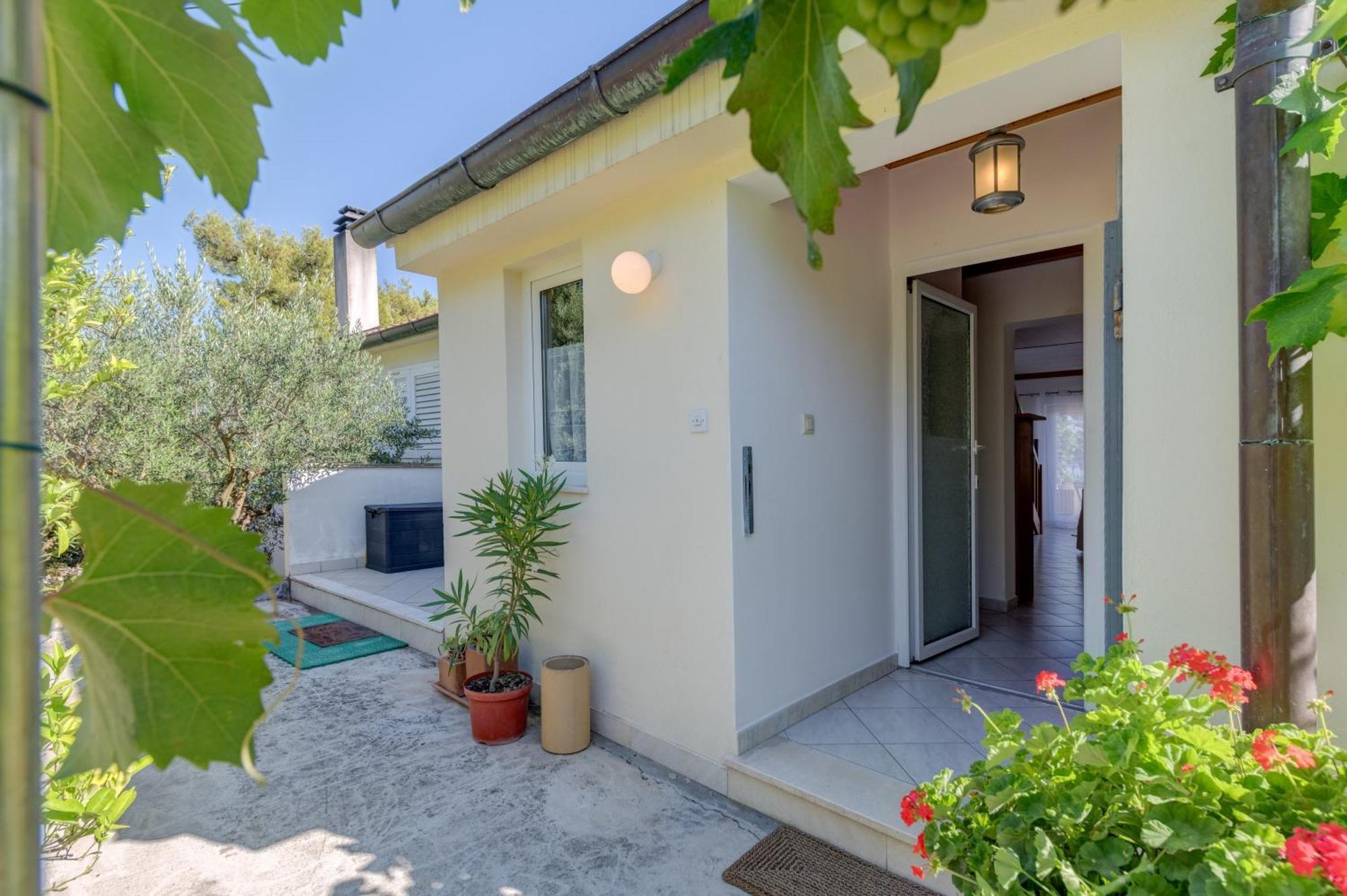 Beachfront Apartment Milan, With Balcony Σπλιτ Εξωτερικό φωτογραφία