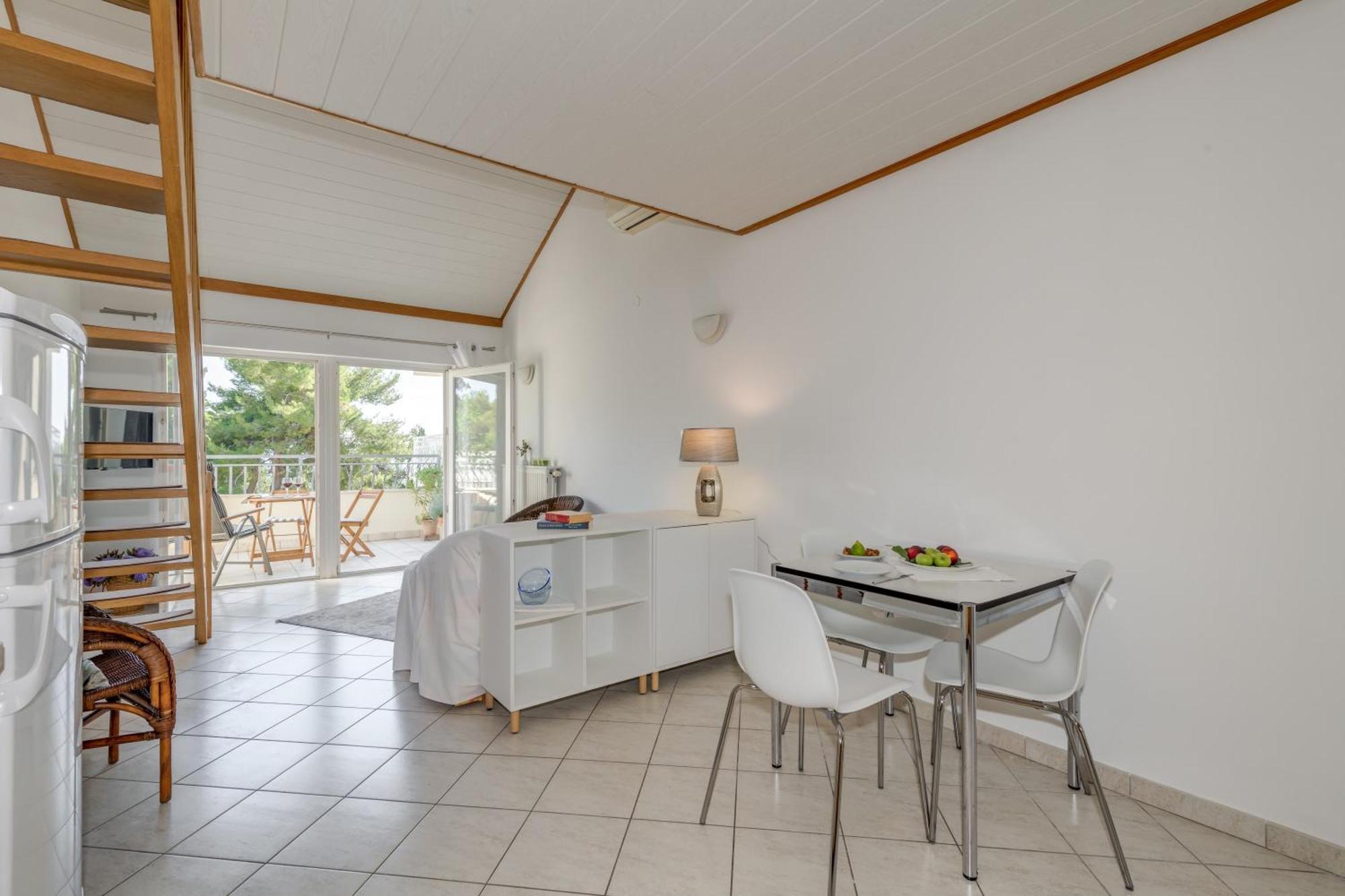 Beachfront Apartment Milan, With Balcony Σπλιτ Εξωτερικό φωτογραφία