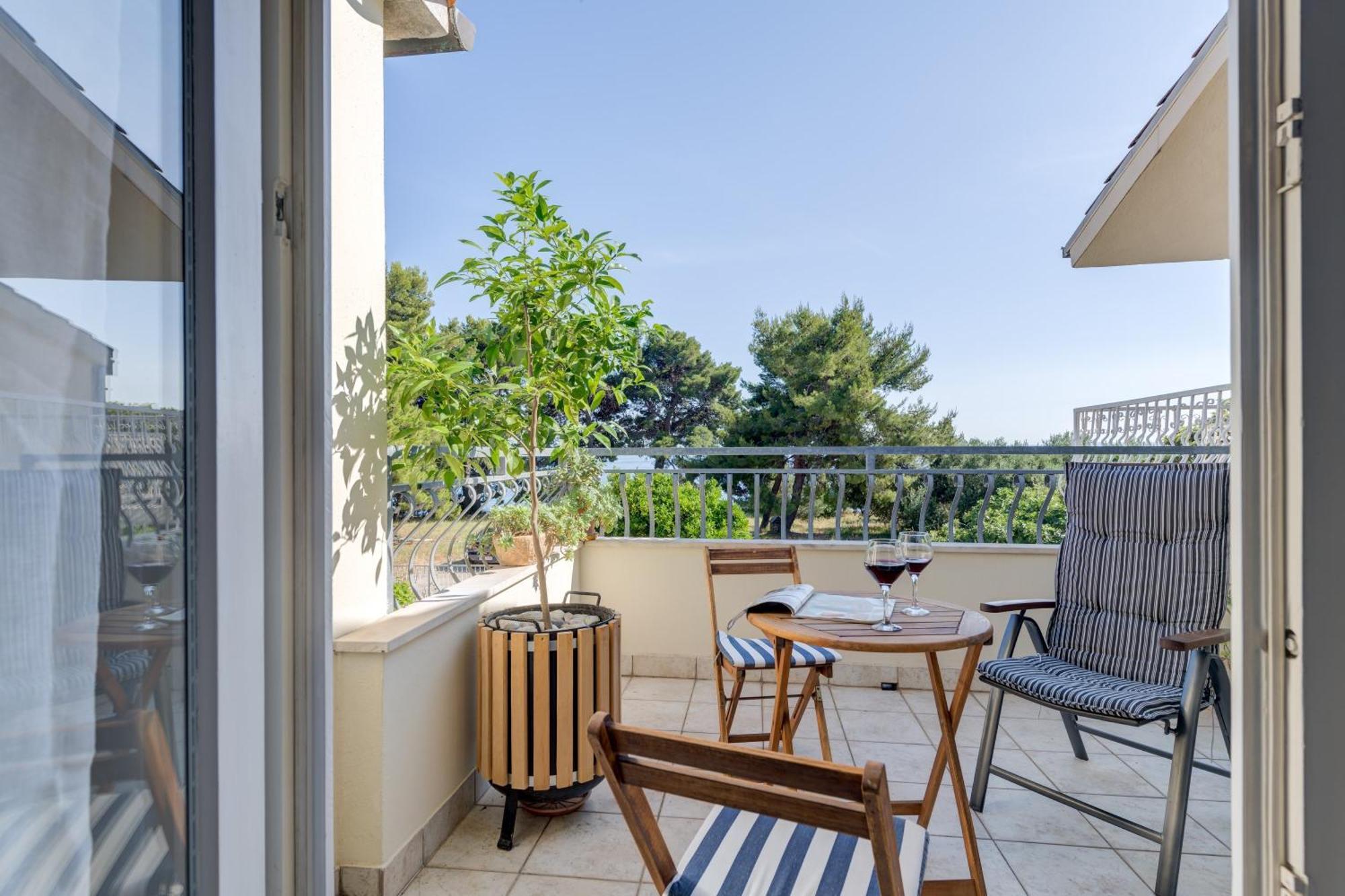 Beachfront Apartment Milan, With Balcony Σπλιτ Εξωτερικό φωτογραφία